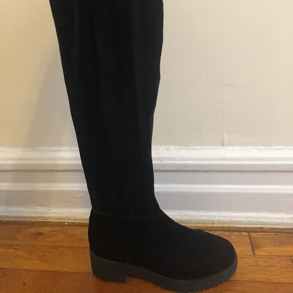 Boots - Picture 3 of 6